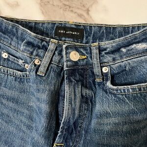 Women’s/ Juniors size zero Free Assembly Super High Rise Straight Jeans